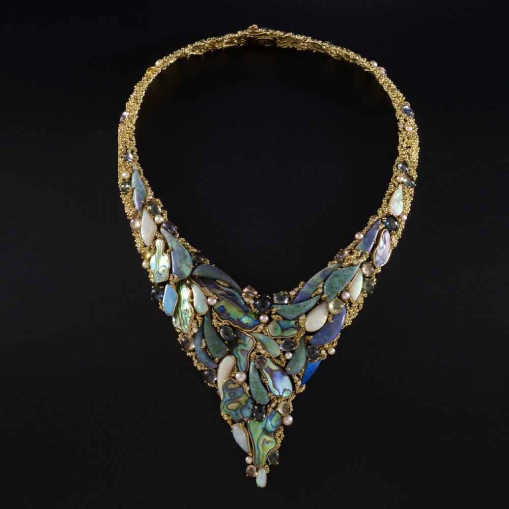 Pearled necklace. Yellow gold, opals, mother-of-pearl, corundums, pearls and diamonds, Gilbert Albert, c.1993 ©Geneva Museum of Art and History